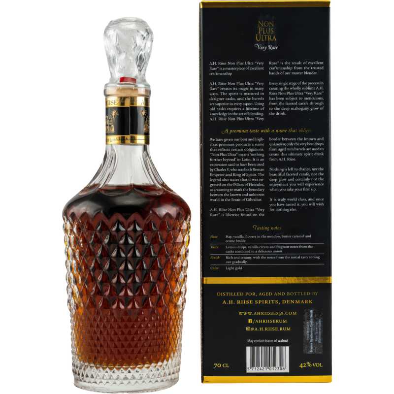 A.H. Riise Non Plus Ultra Very Rare Rum 0,7L 42% + kartonik 2.jpg