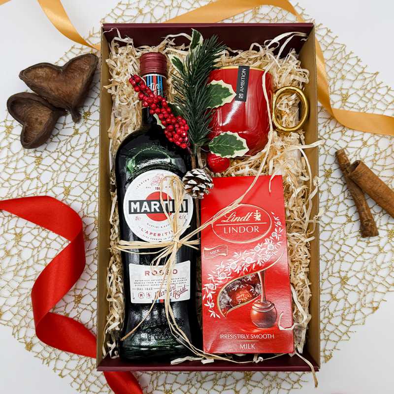 Zestaw prezentowy The Red Smile Collection z Martini Rosso, pralinami Lindt i czerwonym kubkiem