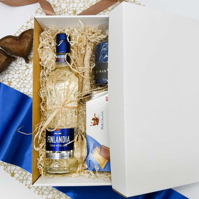 Zestaw prezentowy Smile Blue Premium Box w świątecznej aranżacji