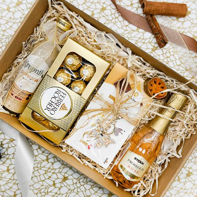 Winter Gold Celebration Box – elegancki zestaw prezentowy z Prosecco Rosé, likierem i Ferrero Rocher