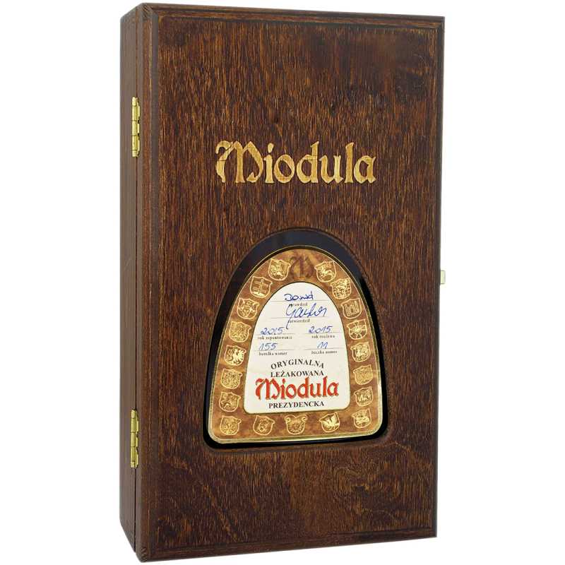 Miodula Prezydencka Skrzynka Wódka 0,5L 40%.jpg