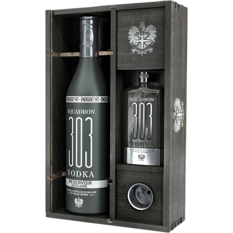 Squadron 303 Refiller Wódka 0,7L 40% + piersiówka 2.jpg