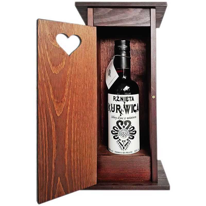 Rżnięta Kurnwica Kibelek Wódka 0,5L 34% 2.jpg